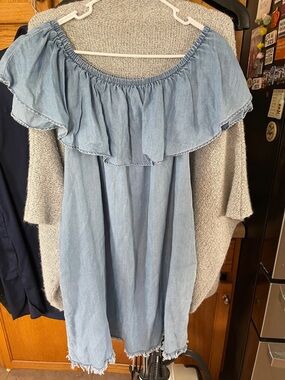 Beach Lunch Lounge Tova Off the Shoulder Chambray Frayed xL